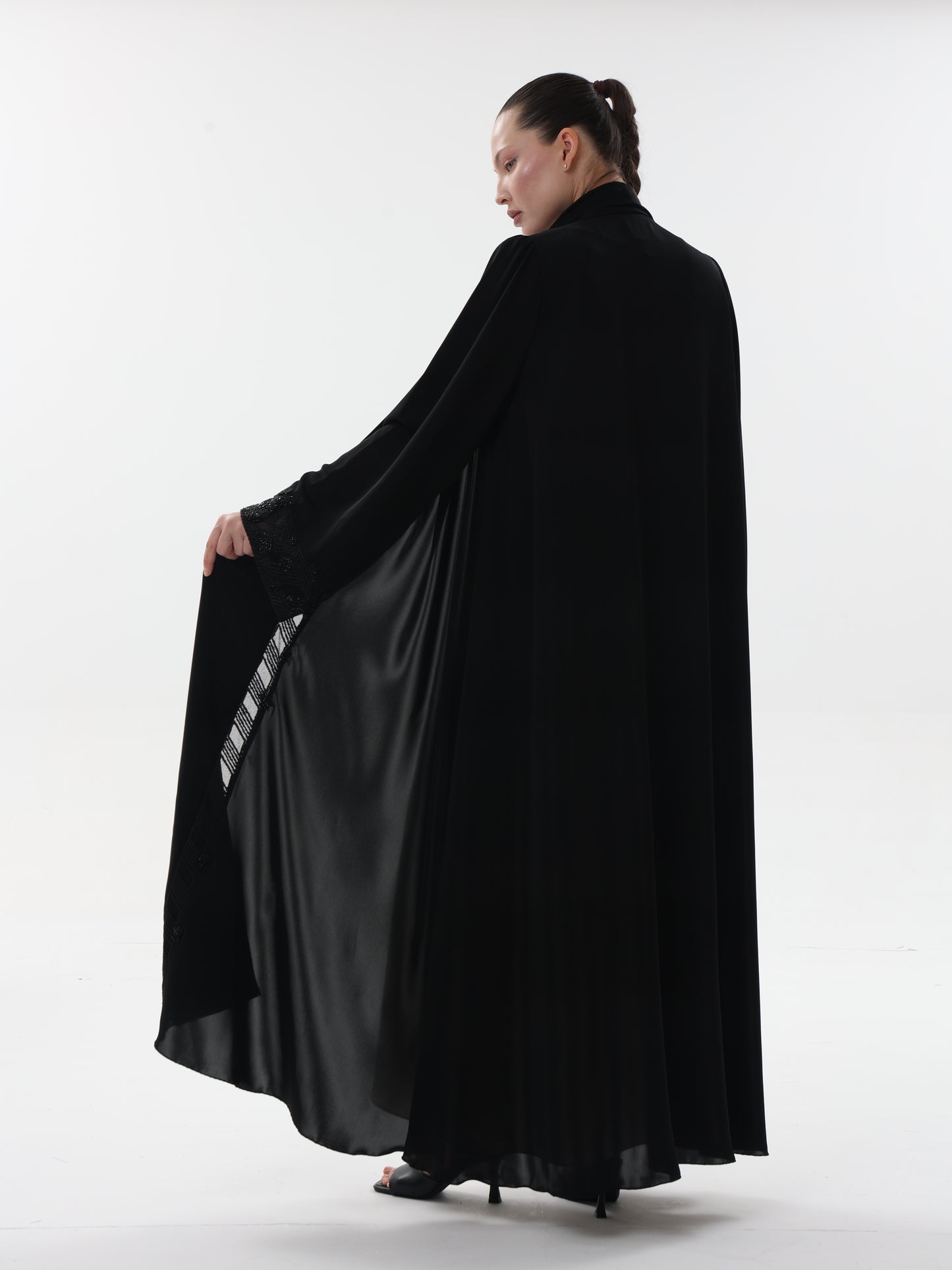 Elegant Lady Abaya